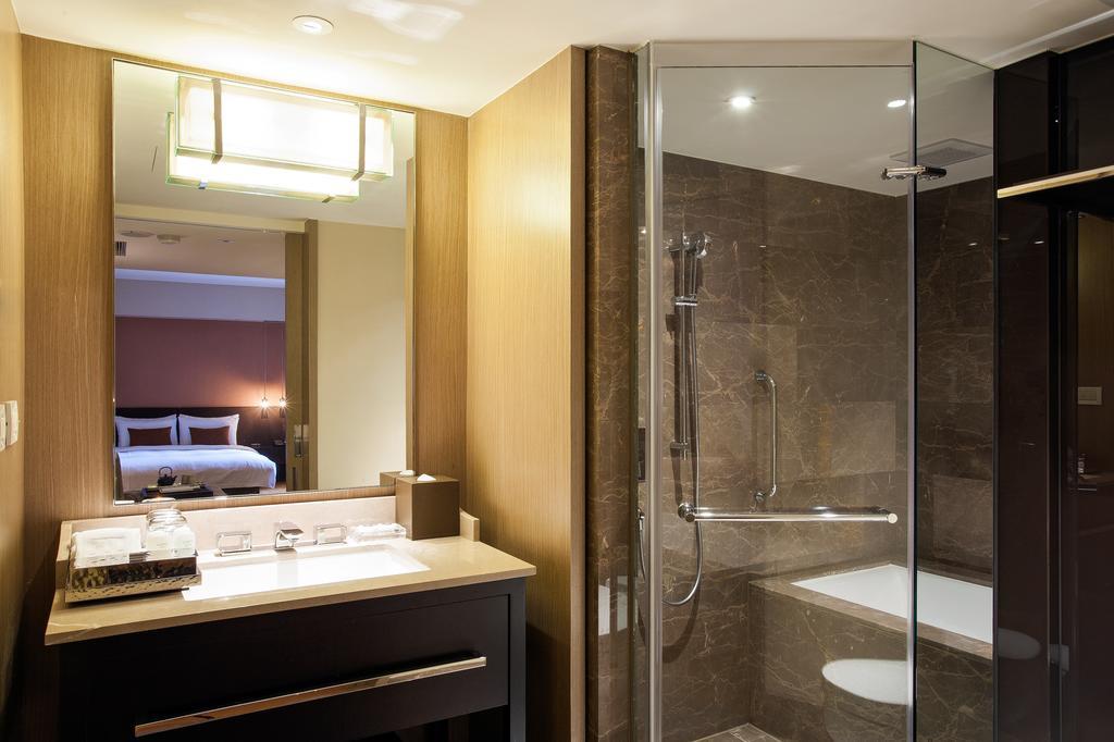 Ambassador Hotel Taipei Extérieur photo